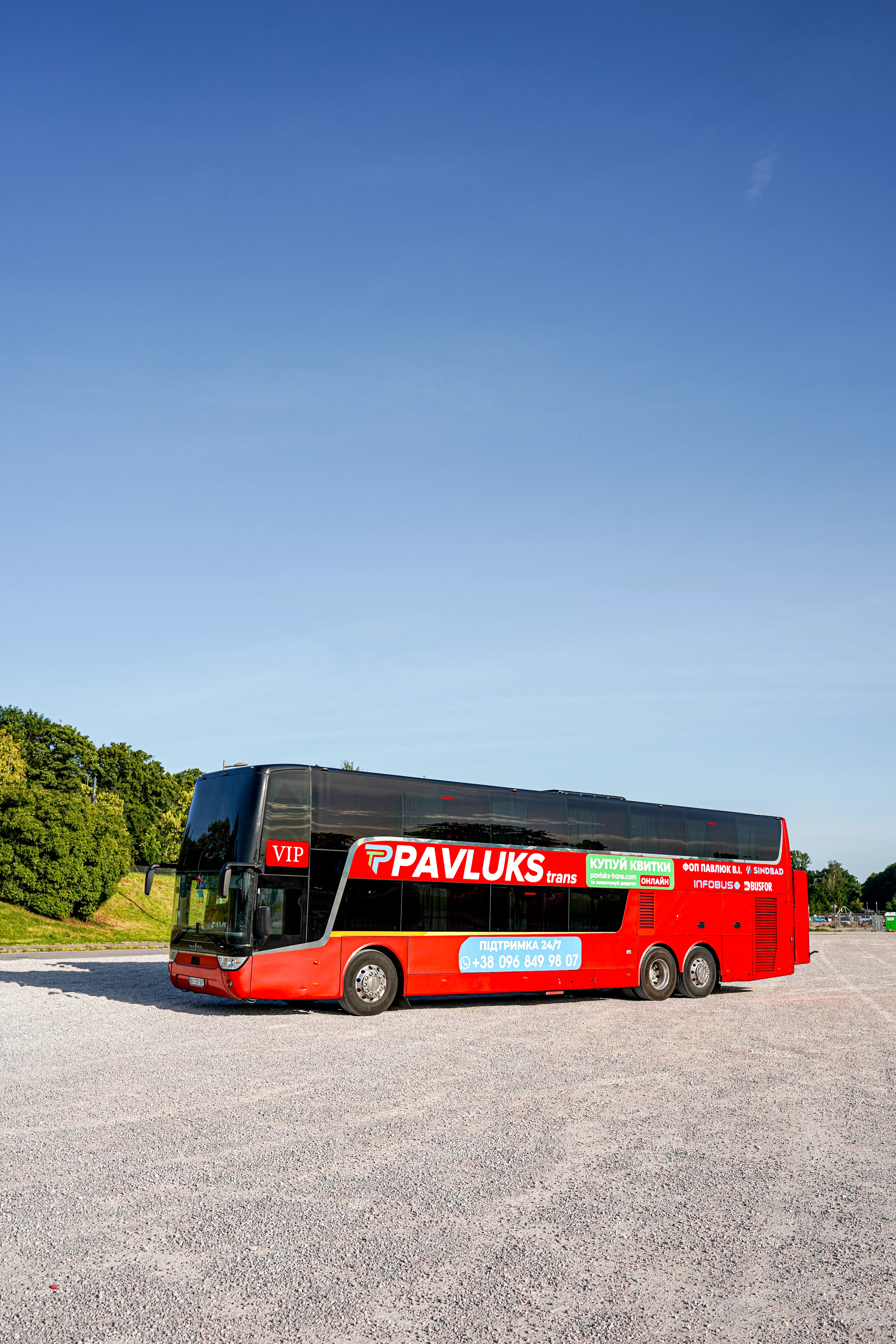 Kiedy wynajem autobusu dla grupy się opłaca: podróże, wyjazdy firmowe, wesela